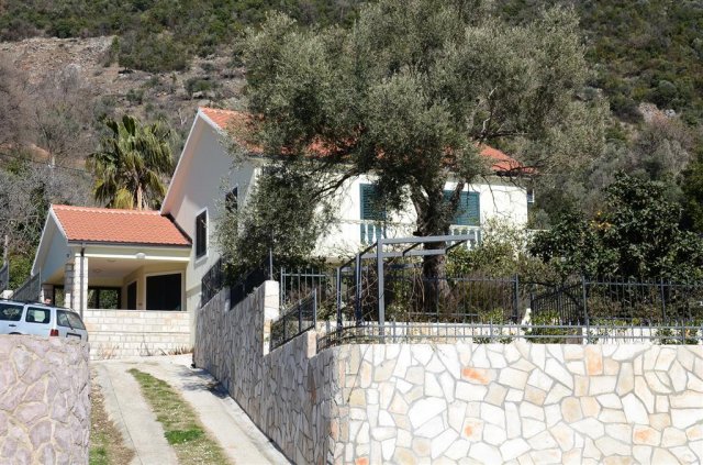 Vila Đenovići